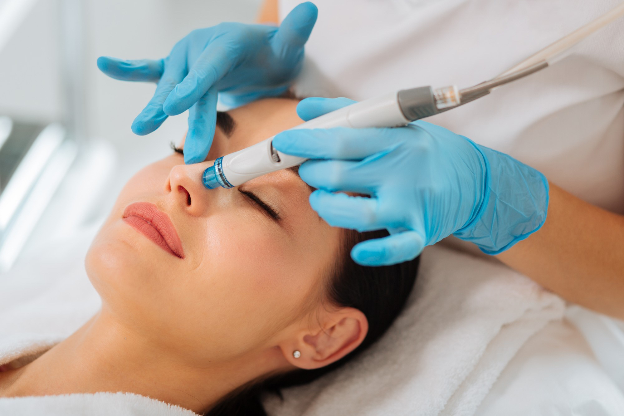 Soin hydratant du visage pour teint lumineux